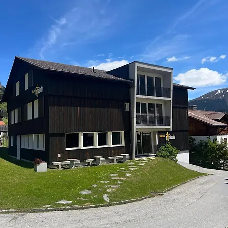 Nova Casa Spinatscha Hostel Sedrun