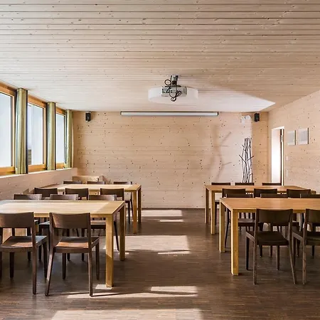 Nova Casa Spinatscha Hostel