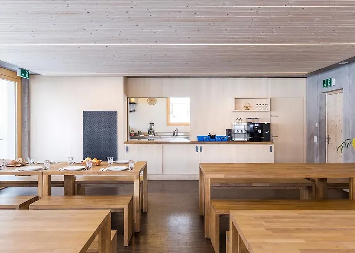 Hostel Nova Casa Spinatscha *