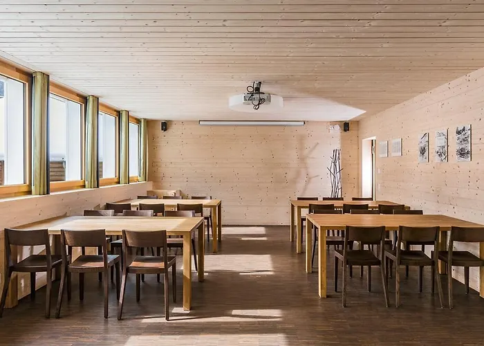 Nova Casa Spinatscha Hostel