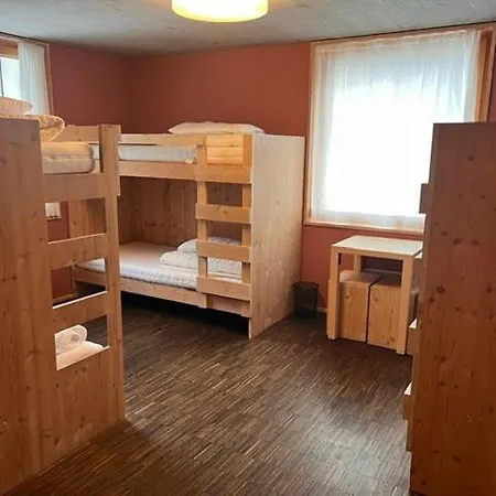 Nova Casa Spinatscha Hostel Sedrun