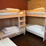 Nova Casa Spinatscha Hostel *