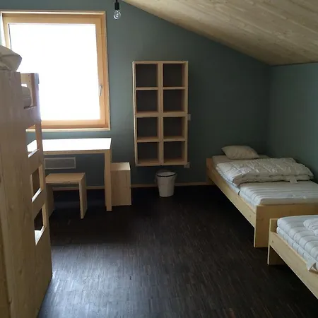 Nova Casa Spinatscha Vandrarhem *