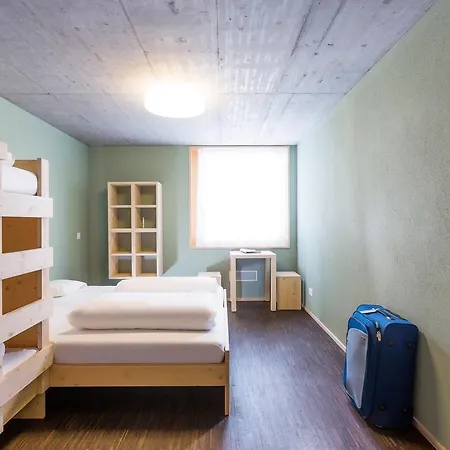Nova Casa Spinatscha Vandrarhem *
